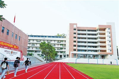 焕然一新的珠海市第五中学。.jpg